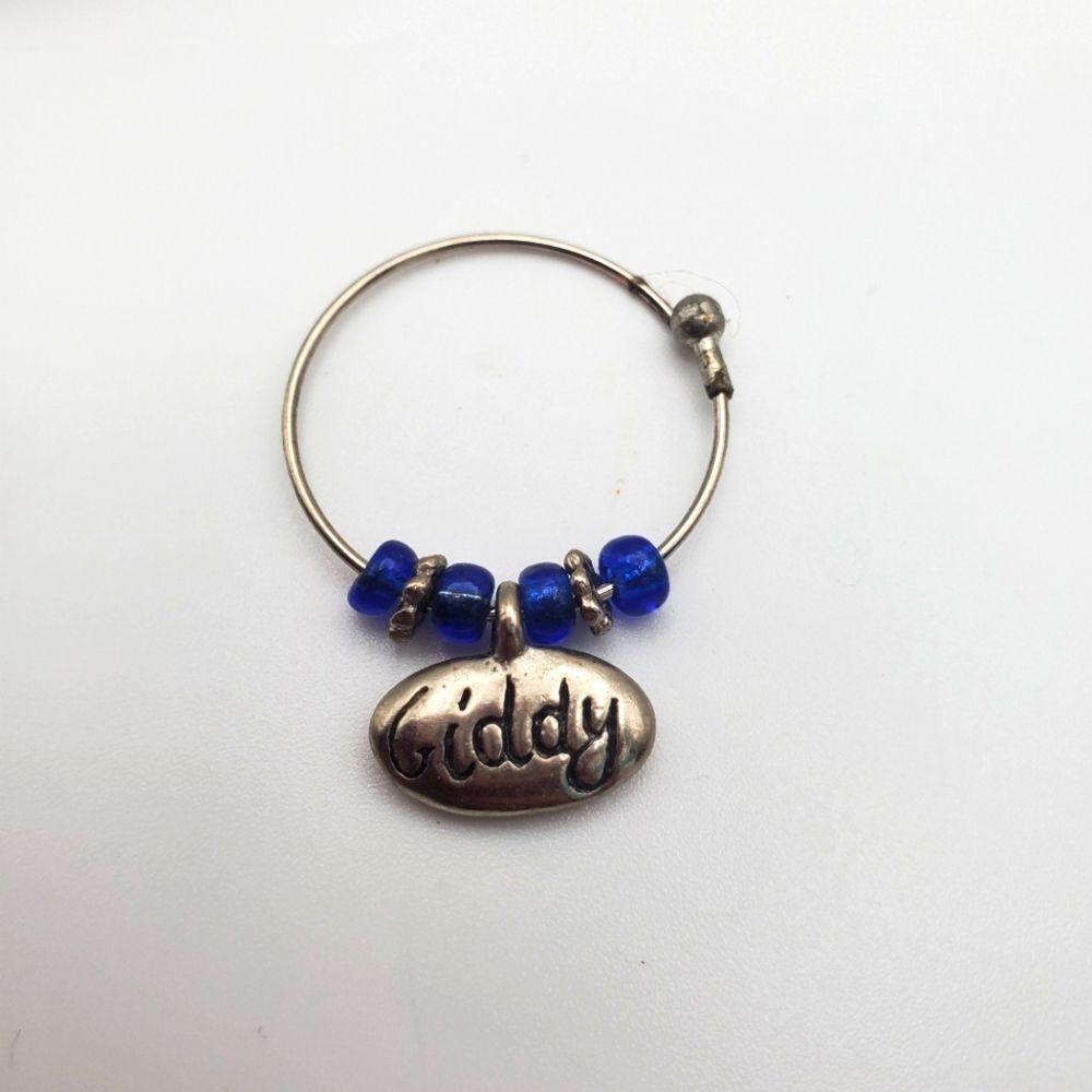 Giddy charm pendant‎